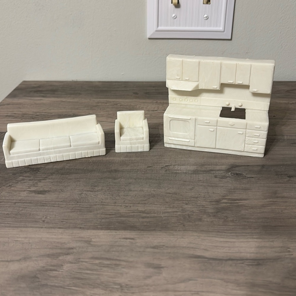 Vintage Lot of 3 Unbranded White Molded Plastic Dollhouse Furniture